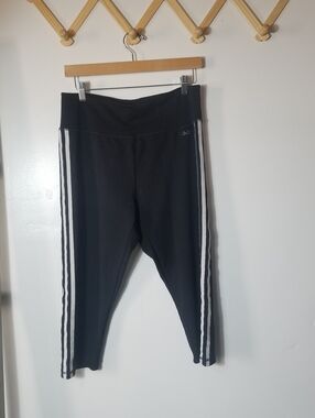 ADIDAS WOMEN'S CAPRIS LEGGINGS SIZE LARGE